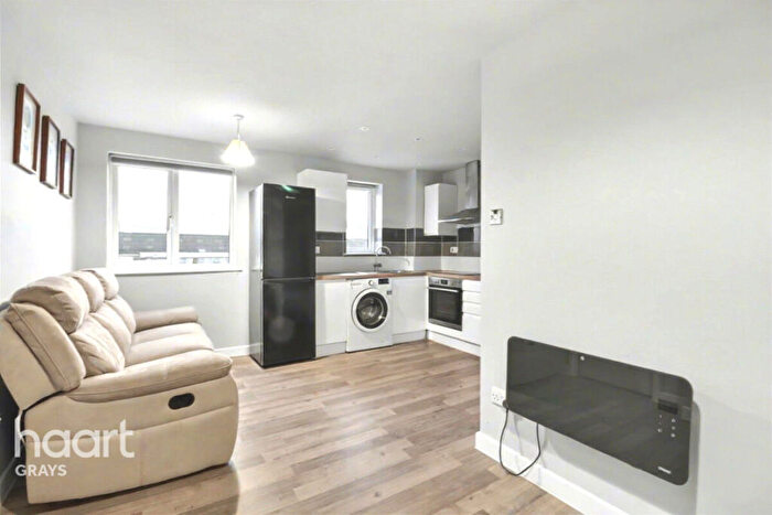 1 Bedroom Flat To Rent In Parsonage Road, Grays, RM20