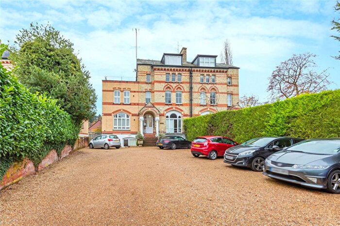 1 Bedroom Flat For Sale In Fairmile, Henley-On-Thames, Oxfordshire, RG9