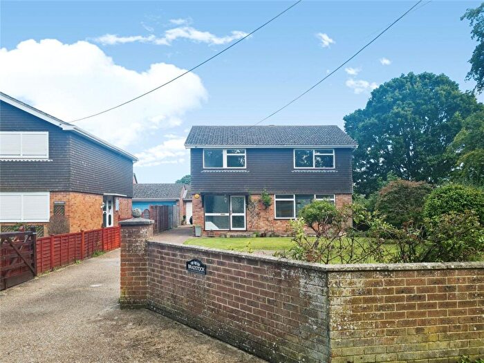 4 Bedroom Detached House To Rent In Cooks Lane, Calmore, Southampton, Hampshire, SO40