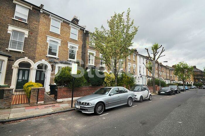 3 Bedroom Apartment To Rent In Cardozo Road, London, N7