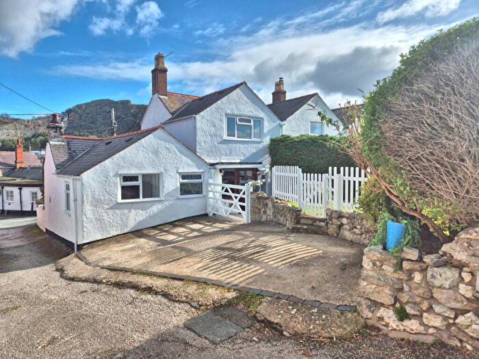 2 Bedroom Cottage For Sale In Bryn Y Felin, Dyserth, LL18