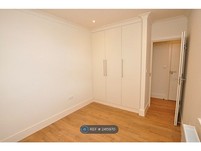 1 Bedroom Flat To Rent In High Road, London, N2