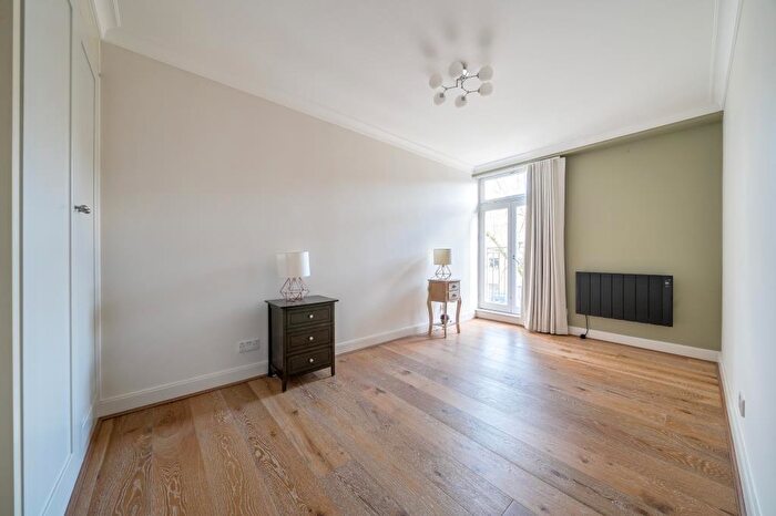 2 Bedroom Apartment To Rent In Marlborough Hill, London, NW8