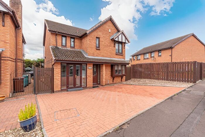 4 Bedroom Detached House For Sale In Sherry Avenue, Holytown, ML1