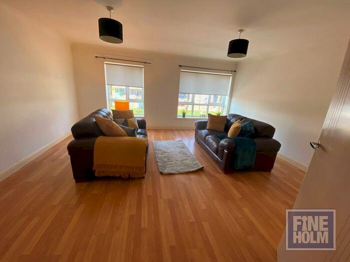 2 Bedroom Flat To Rent In Wellshot Road, Glasgow, Lanarkshire, G32
