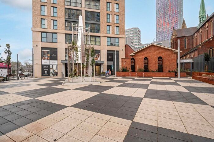 2 Bedroom Flat For Sale In London Square Croydon, Croydon, CR0