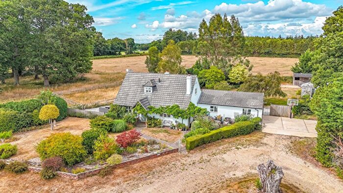 4 Bedroom Detached House For Sale In North Ripley, Christchurch, BH23