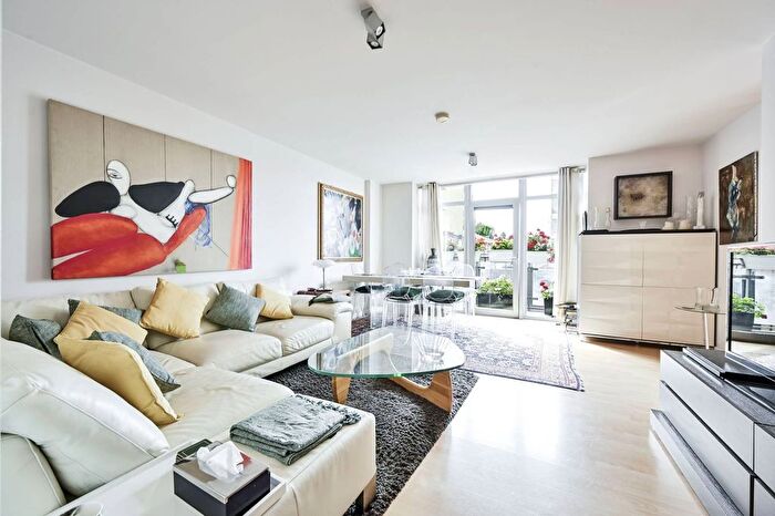 2 Bedroom Flat To Rent In Townmead Road, Sands End, London, SW6