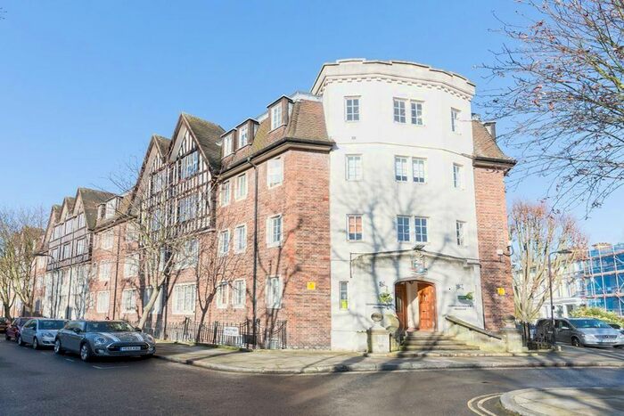 5 Bedroom Flat To Rent In Mortimer Crescent, London, NW6