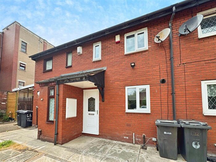 2 Bedroom Terraced House To Rent In Colville Terrace, Leeds, LS11