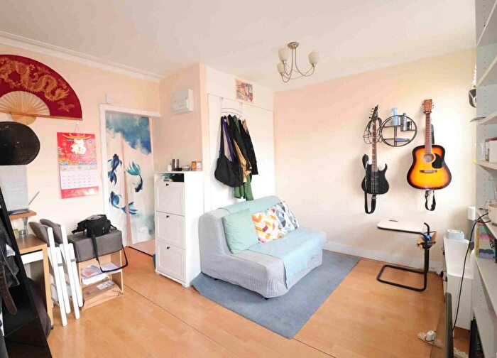 1 Bedroom Flat To Rent In Croydon Road, Penge, SE20