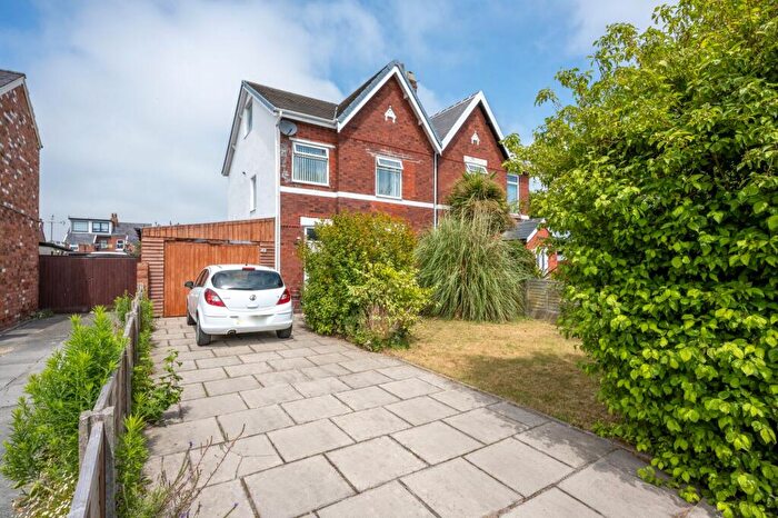 3 Bedroom Semi-Detached House For Sale In Shellfield Road, Southport, PR9