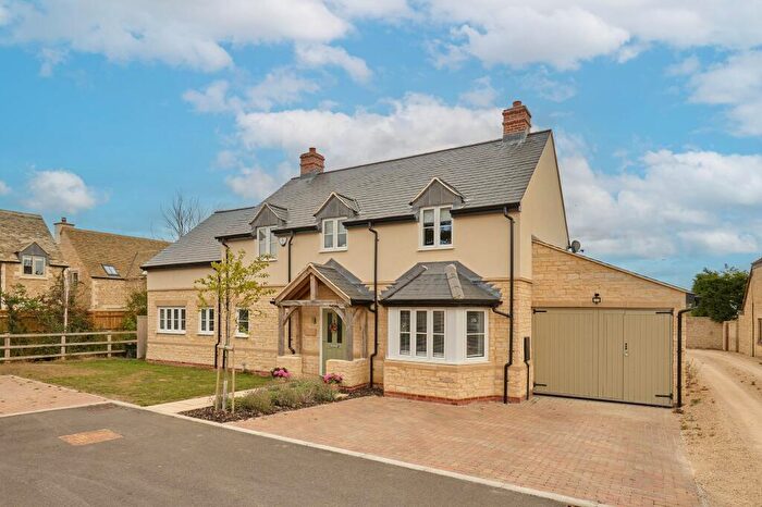 4 Bedroom Detached House For Sale In Lew Road, Curbridge, OX29