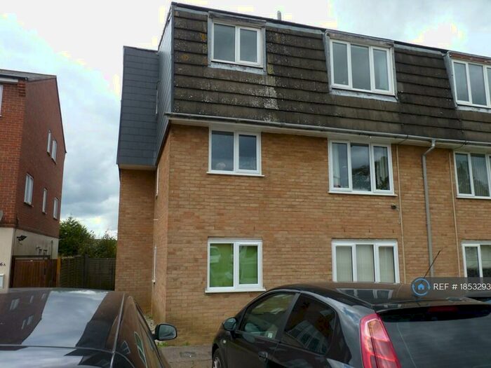 2 Bedroom Flat To Rent In Ozier Court, Saffron Walden, CB11