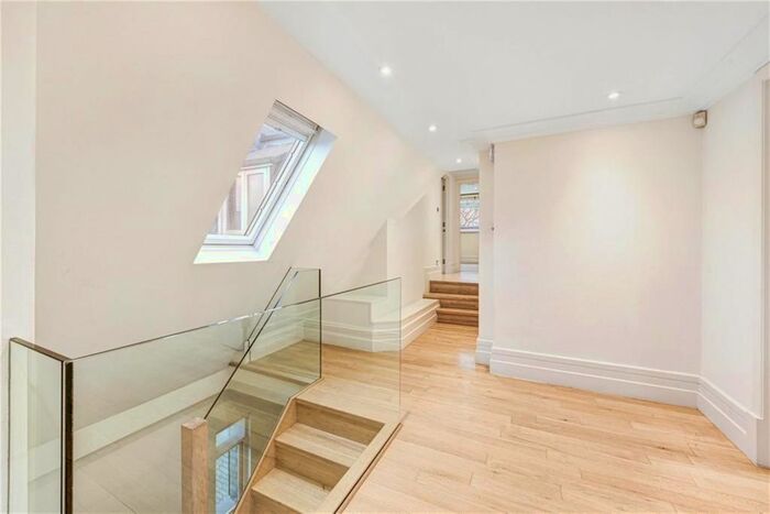 4 Bedroom Maisonette To Rent In Elm Park Gardens, London, SW10