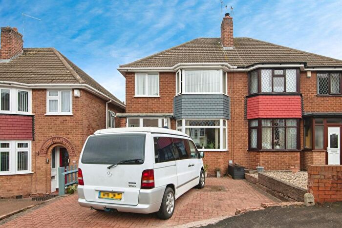 3 Bedroom Semi-Detached House For Sale In Sandwood Drive, Birmingham, B44