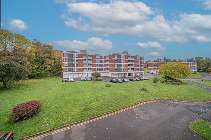2 Bedroom Apartment For Sale In Chelmscote Road, Solihull, B92