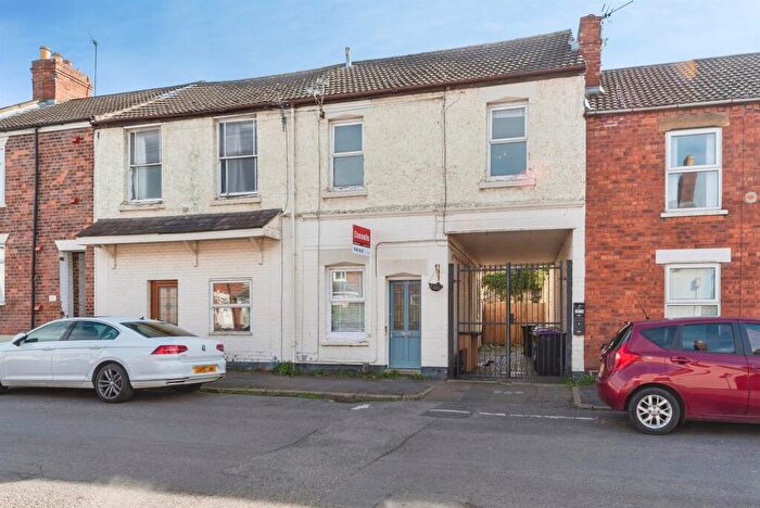 3 Bedroom Terraced House For Sale In Dudley Road, Grantham, NG31