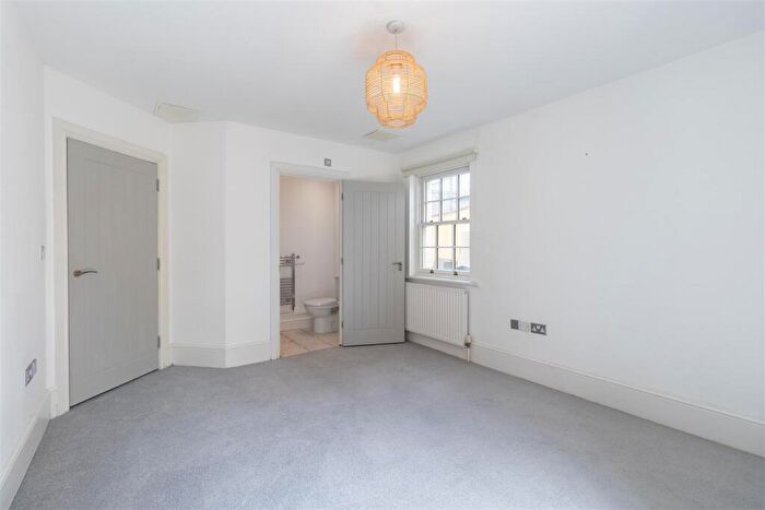 2 Bedroom Apartment To Rent In The Park, Cheltenham, GL50