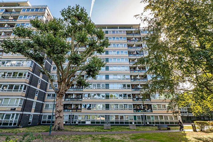 2 Bedroom Flat For Sale In Avondale Square, London, SE1