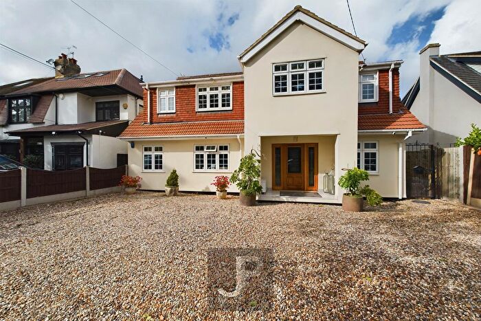 4 Bedroom Detached House For Sale In Nags Head Lane, Brentwood, CM14
