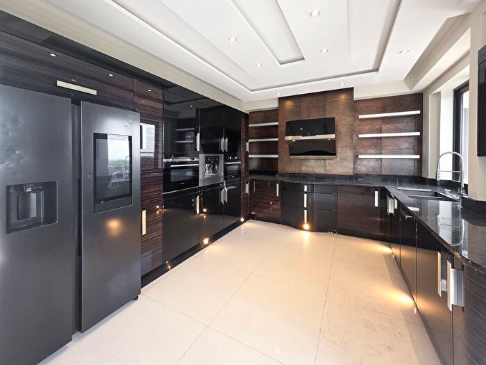 4 Bedroom Flat For Sale In Porchester Gate, Bayswater Road, London, W2