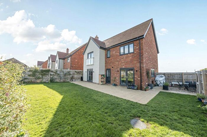 4 Bedroom House For Sale In Stag Row, Shabbington, HP18