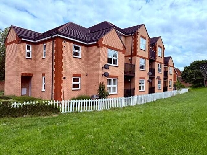 2 Bedroom Flat To Rent In College Fields, Woodhead Drive, Cambridge, CB4