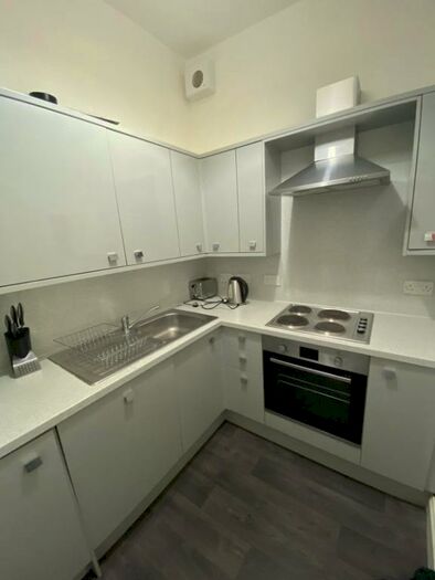 3 Bedroom Flat To Rent In Balcarres Street, Morningside, Edinburgh, EH10