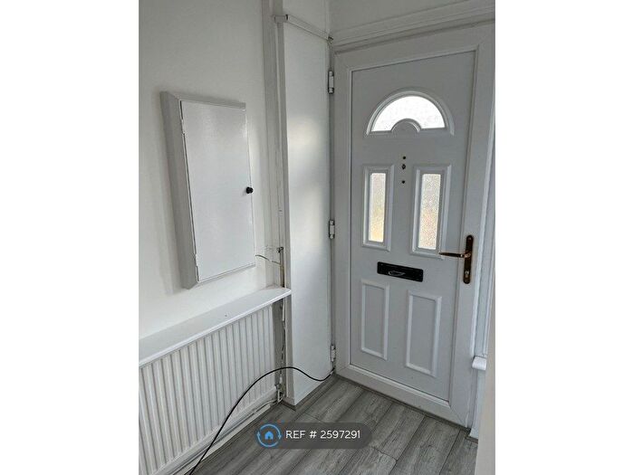 2 Bedroom Semi-Detached House To Rent In Trelawney Avenue, Slough, SL3