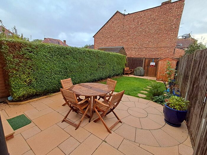 2 Bedroom Flat To Rent In Ground Floor, Gresham Road, Edgware, Greater London, HA8