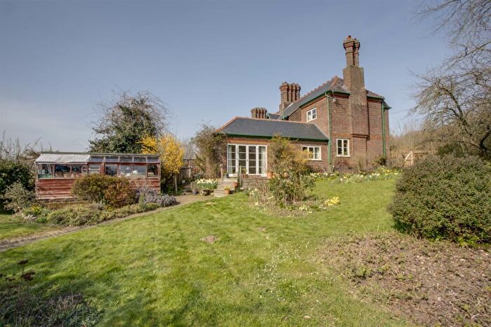 3 Bedroom End Of Terrace House For Sale In Parkview Cottages, Missenden Road, Amersham, Buckinghamshire, HP7
