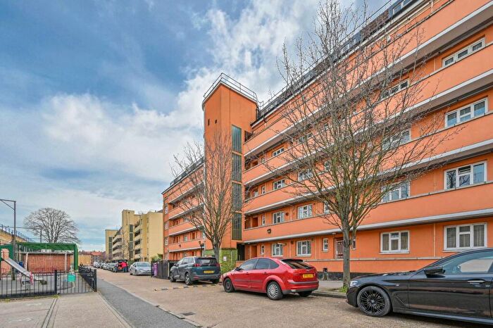 2 Bedroom Flat For Sale In Cornwall Street, Shadwell, London, E1
