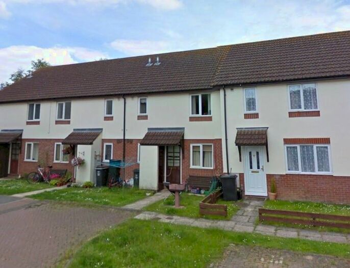 2 Bedroom Flat To Rent In Walnut Close, Netheravon, SP4