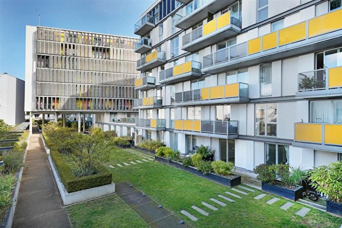 1 Bedroom Flat To Rent In New River Village, Hornsey, N8