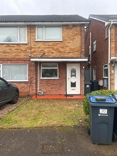2 Bedroom Maisonette For Sale In Hazeltree Croft, Birmingham, West Midlands, B27