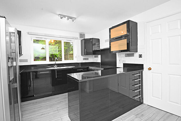 4 Bedroom Detached House For Sale In Stonecrop Drive, Harrogate, HG3
