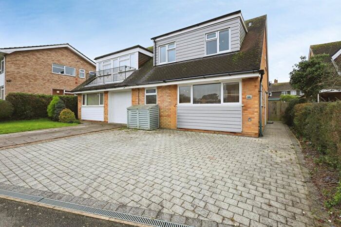 3 Bedroom Semi Detached House For Sale In Oakleaf Drive, Polegate, BN26