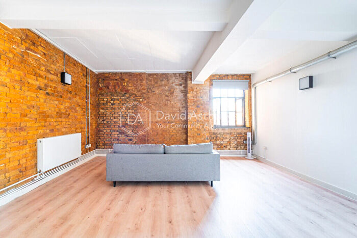 2 Bedroom Apartment To Rent In Tyssen Street, Dalston, London, E8