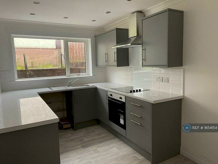 2 Bedroom End Of Terrace House To Rent In Garry Place, Falkirk, FK1