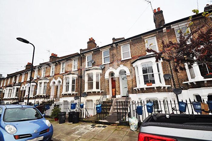 2 Bedroom Apartment To Rent In Mabley Street, London, E9