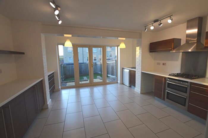 4 Bedroom Town House To Rent In Heathcote Close, Woolley Grange, S75