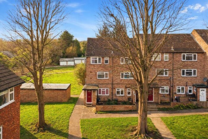 2 Bedroom Duplex For Sale In Wren Close, Kimpton, Hitchin, Hertfordshire, SG4