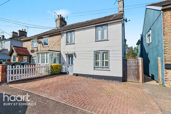 4 Bedroom Semi Detached House For Sale In Lime Tree Place, Stowmarket, IP14