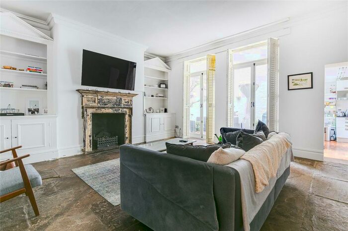 2 Bedroom Apartment To Rent In Redcliffe Square, London, SW10