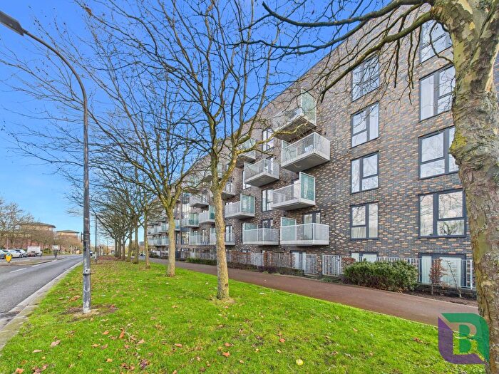 1 Bedroom Flat For Sale In Lattice Court, Milton Keynes, MK9