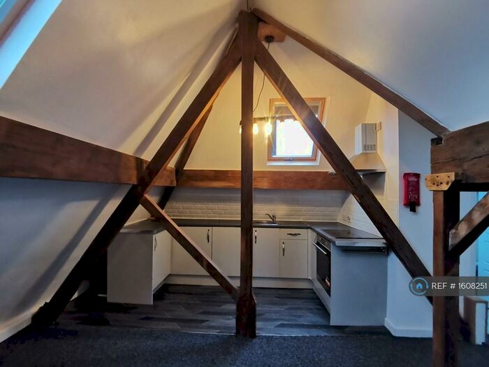 1 Bedroom Flat To Rent In Warwick Road, Birmingham, B27