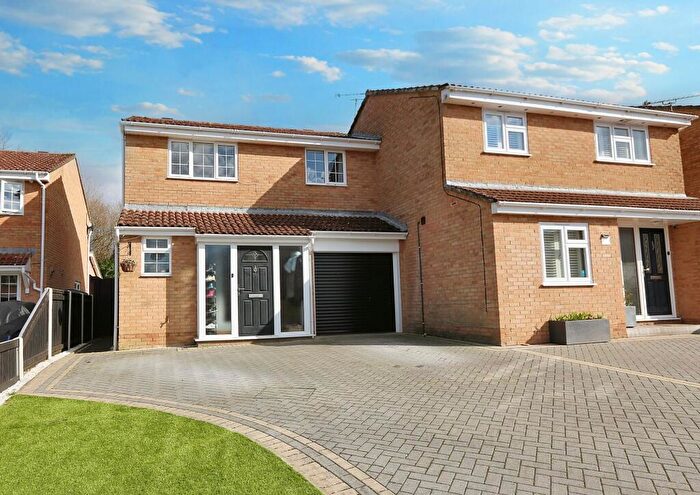 3 Bedroom Semi-Detached House For Sale In Osborne Gardens, Fair Oak, SO50