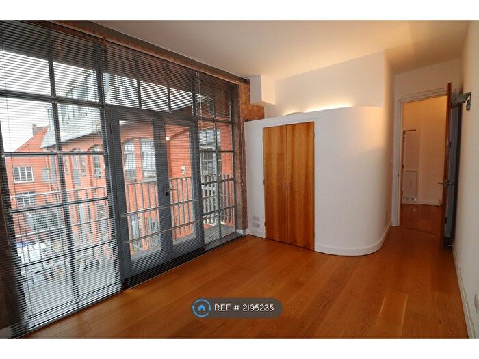 2 Bedroom Flat To Rent In Brockton Street, Northampton, NN2