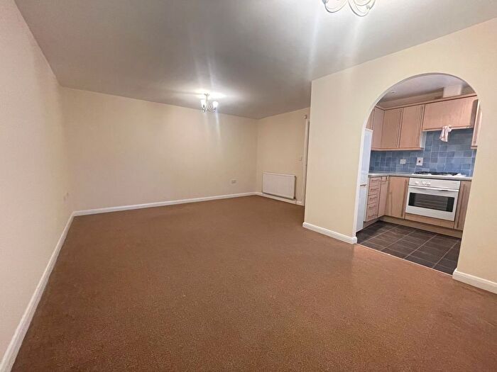 2 Bedroom Flat To Rent In Green Lane, Dagenham, RM8